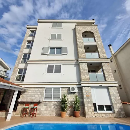 Mila & Aleksandr Apartment Budva